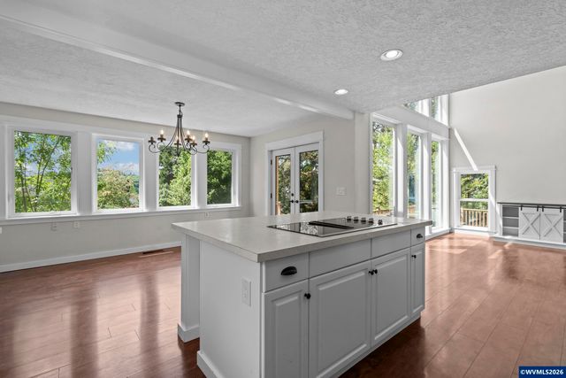 2380 Emmet Dr NW, Salem, OR 97304