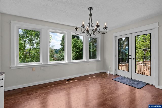 2380 Emmet Dr NW, Salem, OR 97304
