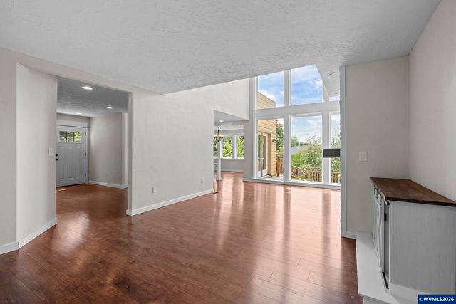 2380 Emmet Dr NW, Salem, OR 97304