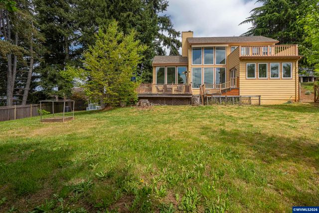 2380 Emmet Dr NW, Salem, OR 97304