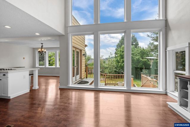 2380 Emmet Dr NW, Salem, OR 97304