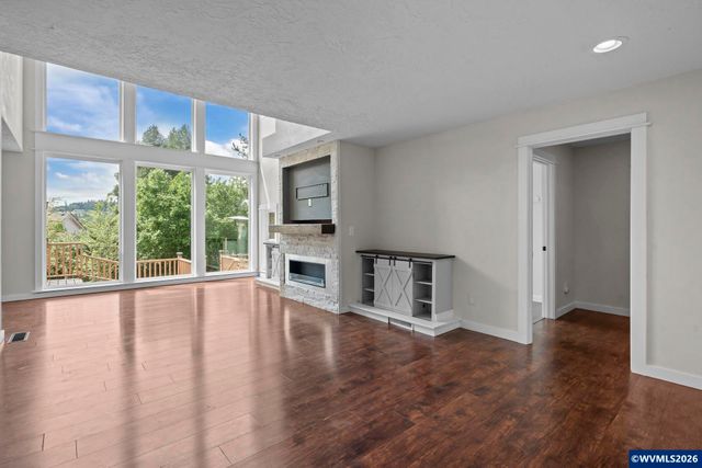 2380 Emmet Dr NW, Salem, OR 97304