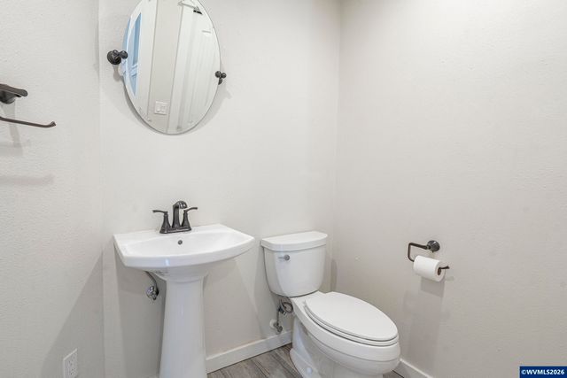 2380 Emmet Dr NW, Salem, OR 97304