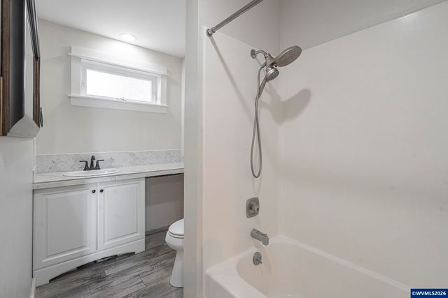 2380 Emmet Dr NW, Salem, OR 97304