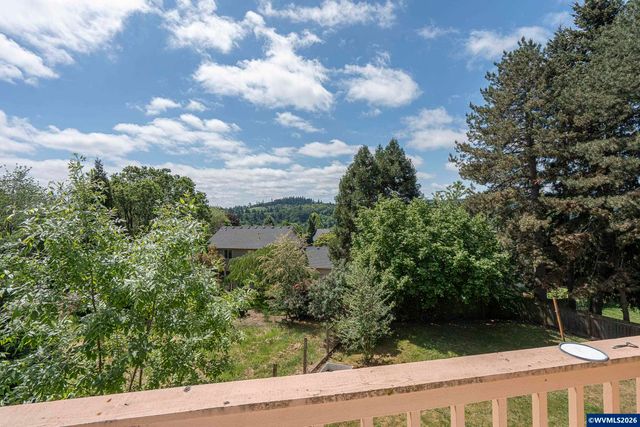 2380 Emmet Dr NW, Salem, OR 97304