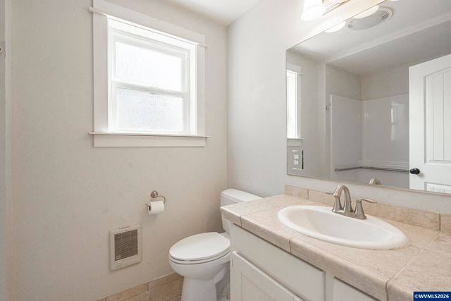 2380 Emmet Dr NW, Salem, OR 97304