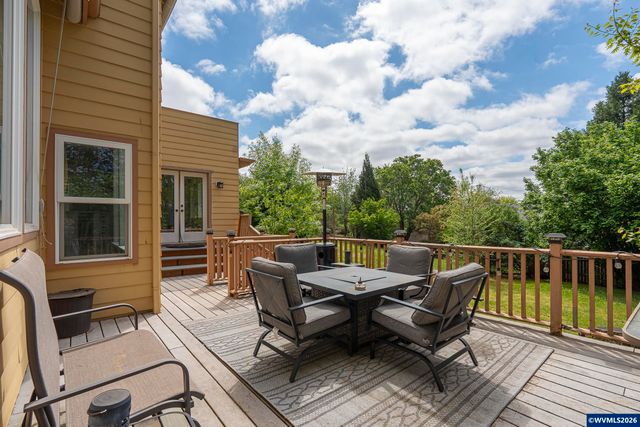 2380 Emmet Dr NW, Salem, OR 97304