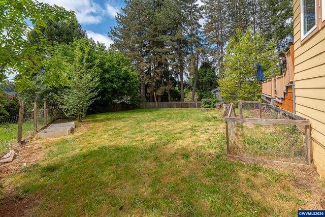 2380 Emmet Dr NW, Salem, OR 97304