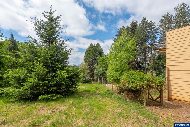 2380 Emmet Dr NW, Salem, OR 97304