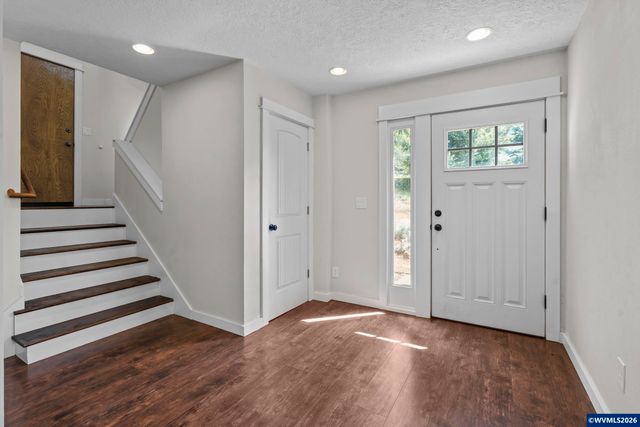 2380 Emmet Dr NW, Salem, OR 97304