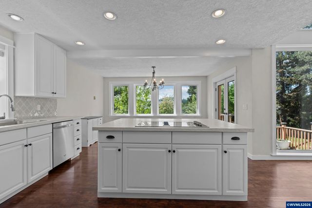 2380 Emmet Dr NW, Salem, OR 97304