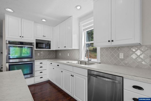 2380 Emmet Dr NW, Salem, OR 97304