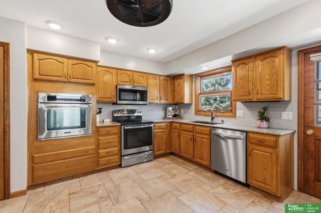 16600 Adams Street, Omaha, NE 68135