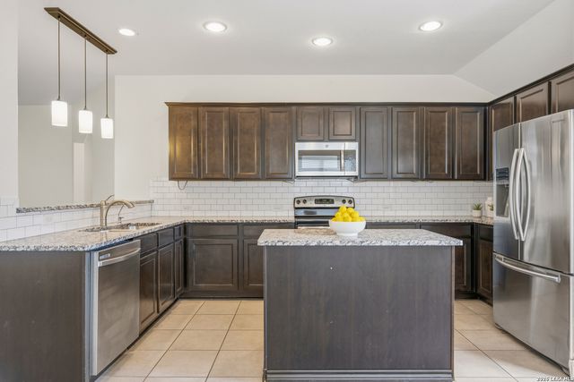 120 Pilsen Dr, Boerne, TX 78006