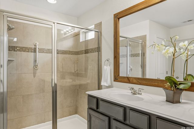 120 Pilsen Dr, Boerne, TX 78006