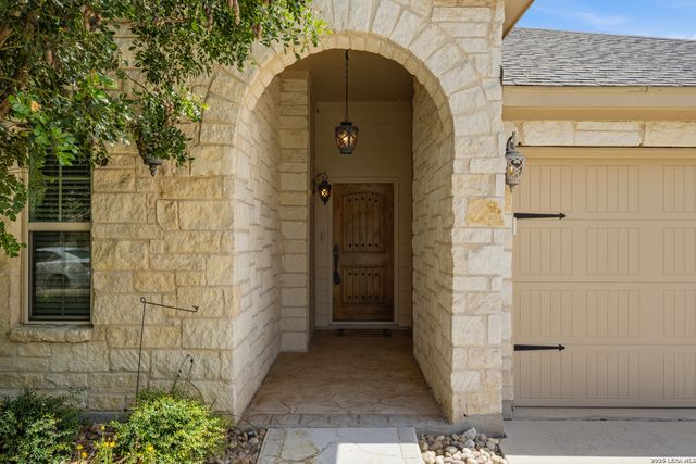 120 Pilsen Dr, Boerne, TX 78006