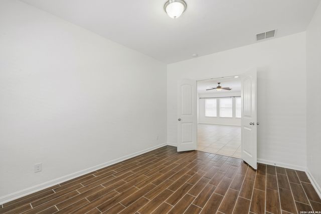 120 Pilsen Dr, Boerne, TX 78006