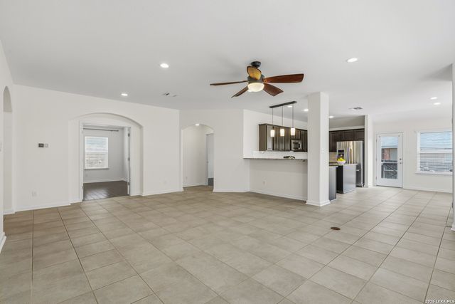 120 Pilsen Dr, Boerne, TX 78006