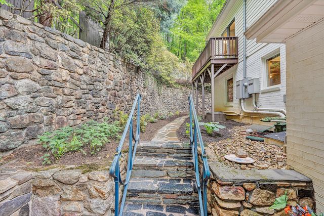 3138 Stoneridge RD SW, Roanoke, VA 24014