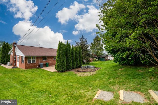 1392 NEW HOLLAND RD, Reading, PA 19607