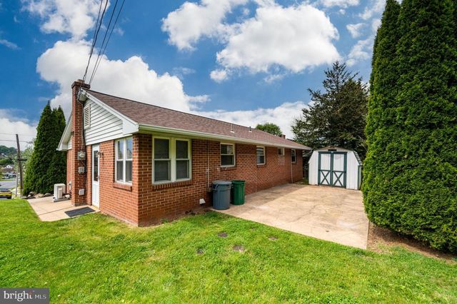 1392 NEW HOLLAND RD, Reading, PA 19607
