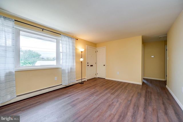 1392 NEW HOLLAND RD, Reading, PA 19607