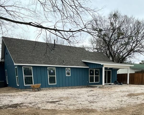 240 Wells Street, Emory, TX 75440