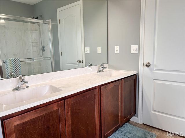 18 Lost Meadow Court, Winfield, MO 63389