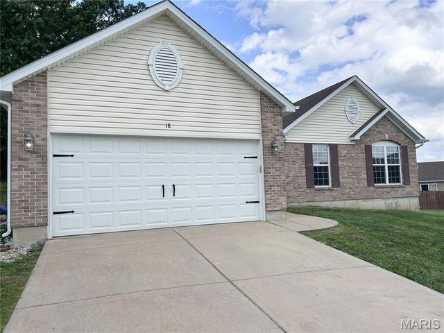 18 Lost Meadow Court, Winfield, MO 63389