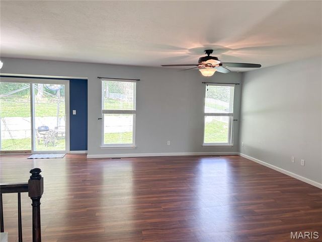 18 Lost Meadow Court, Winfield, MO 63389