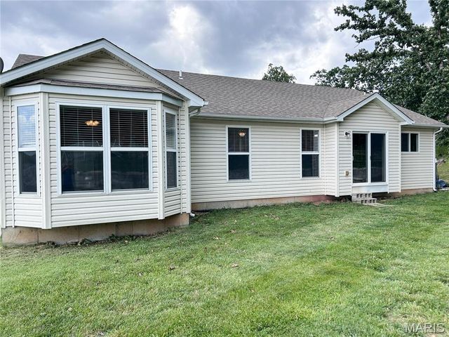 18 Lost Meadow Court, Winfield, MO 63389