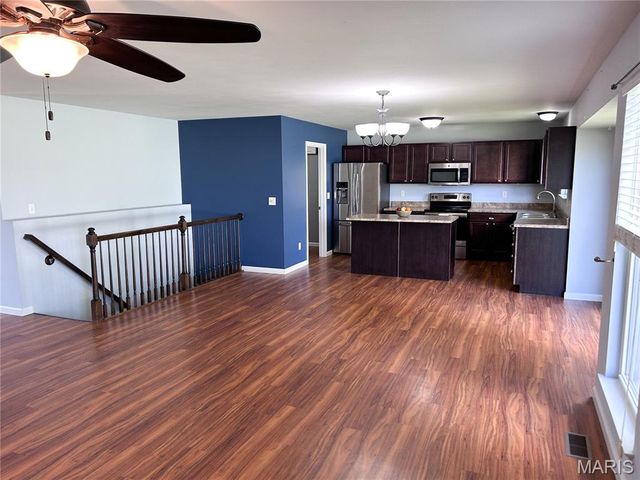 18 Lost Meadow Court, Winfield, MO 63389