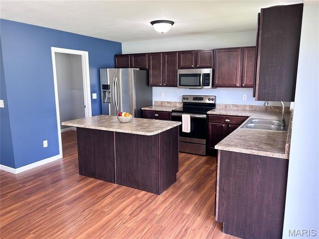 18 Lost Meadow Court, Winfield, MO 63389