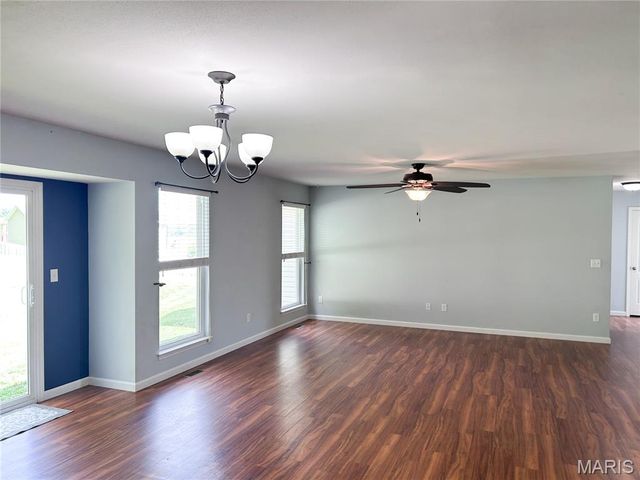 18 Lost Meadow Court, Winfield, MO 63389