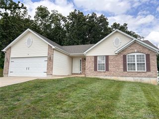 18 Lost Meadow Court, Winfield, MO 63389