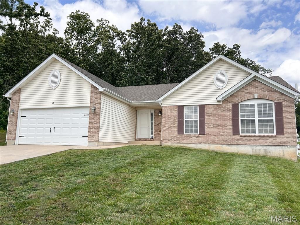 18 Lost Meadow Court, Winfield, MO 63389