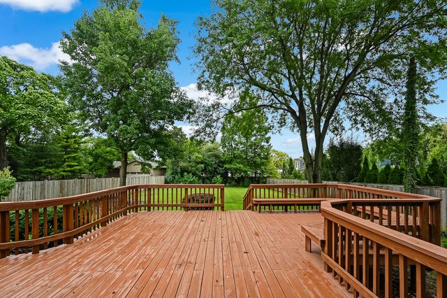 5615 S Elm Street, Hinsdale, IL 60521