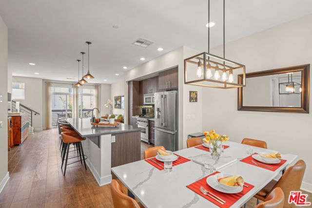 2753 Waverly Drive 1003, Los Angeles, CA 90039