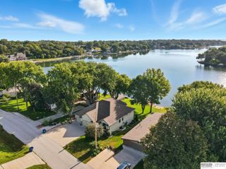 914 Beaver Lake Boulevard, Plattsmouth, NE 68048