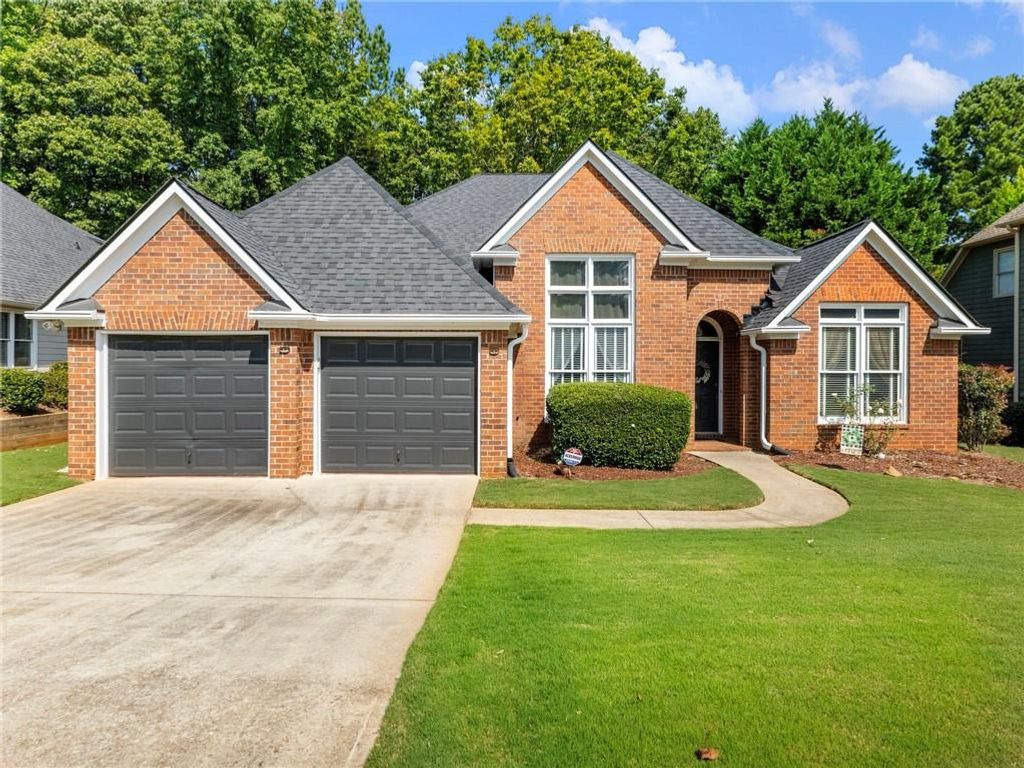 894 Fairview Club Circle, Dacula, GA 30019