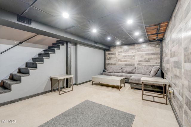 207 Cherry Street, Mount Carmel, TN 37645