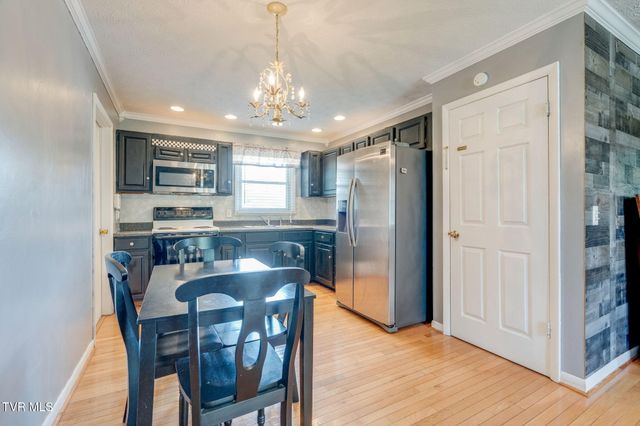 207 Cherry Street, Mount Carmel, TN 37645