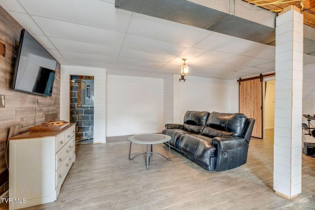 207 Cherry Street, Mount Carmel, TN 37645