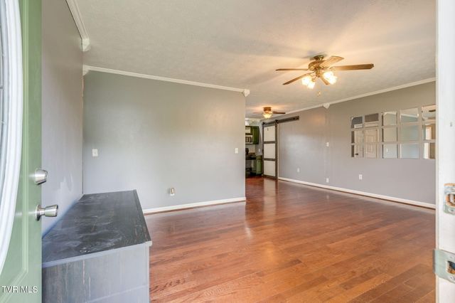 207 Cherry Street, Mount Carmel, TN 37645
