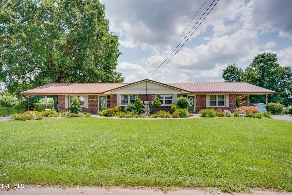 207 Cherry Street, Mount Carmel, TN 37645