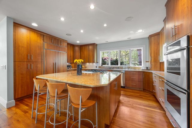 476 Baxters Neck Road, Marstons Mills, MA 02648