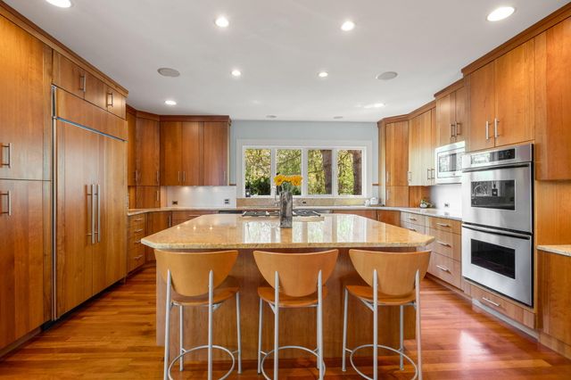 476 Baxters Neck Road, Marstons Mills, MA 02648