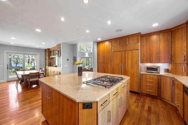 476 Baxters Neck Road, Marstons Mills, MA 02648