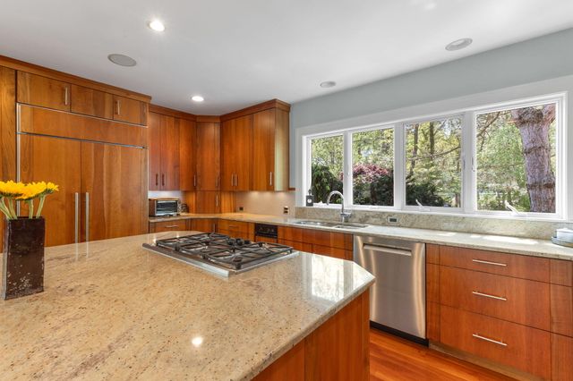 476 Baxters Neck Road, Marstons Mills, MA 02648