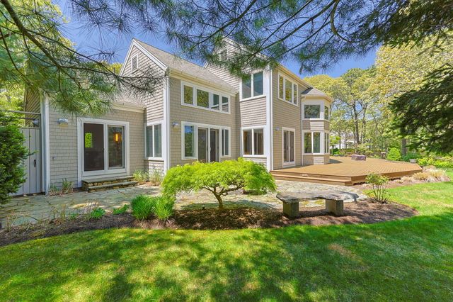 476 Baxters Neck Road, Marstons Mills, MA 02648